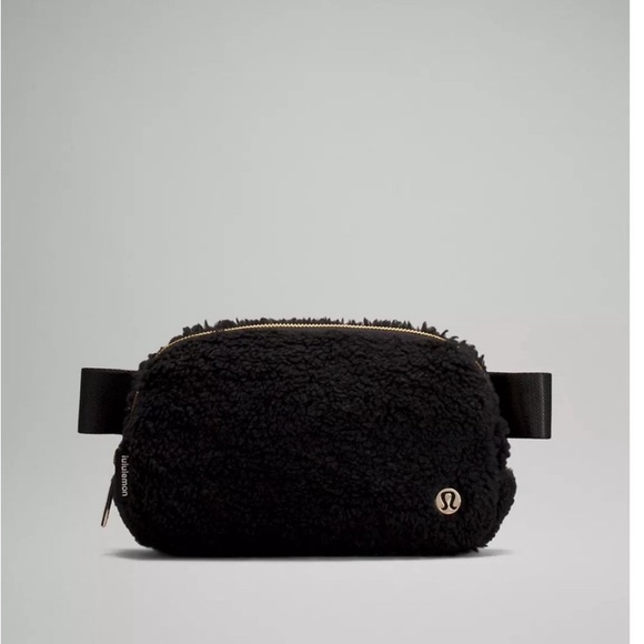 Lululemon *Everywhere Belt Bag Large
2L *Fleece Sherpa Black/Gold* Unisex - Picture 1 of 9